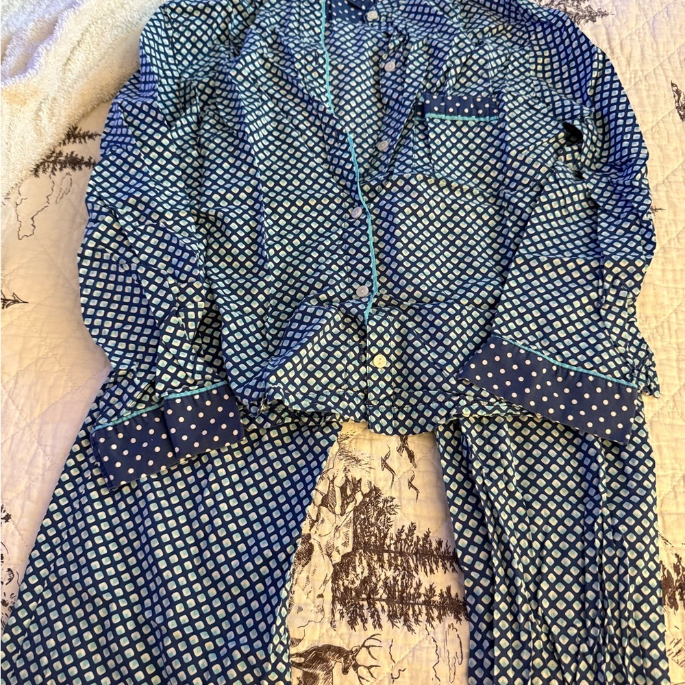 Victoria Secret Blue Patterned Pajama Set